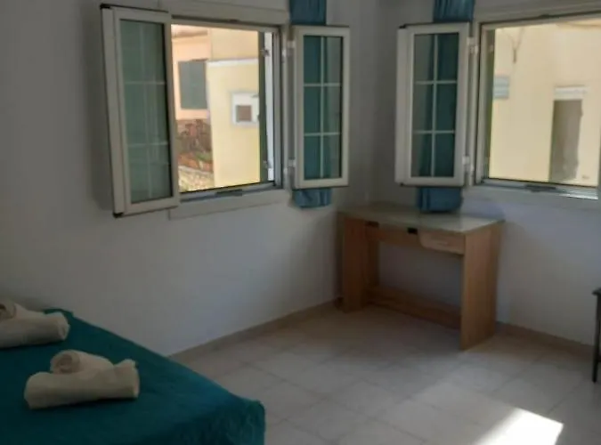 Saloumis House * Corfu (city)
